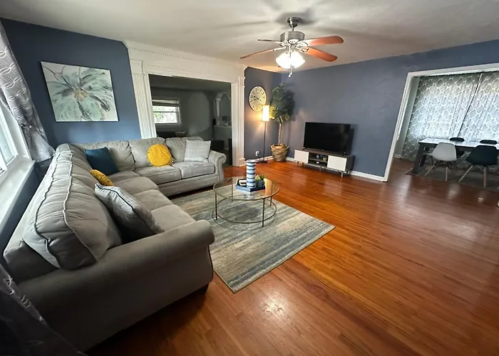4br Close To Fsu, Capitol, Hospitals, Free Parking, 1 Gig Wifi Casa de férias Tallahassee